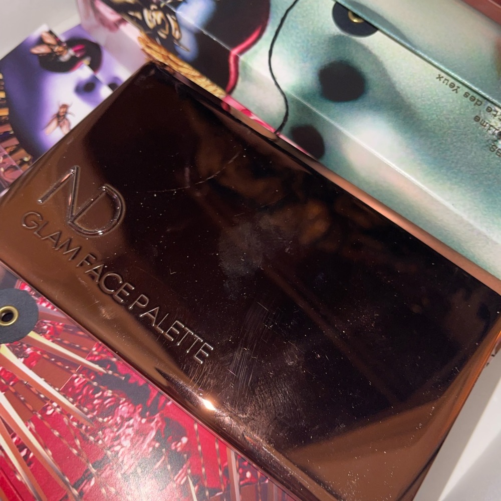 I am selling these two palettes by Natasha Denona!